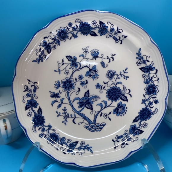 Blue and White 712" Plate Made in Korea - Picture 3 of 5
